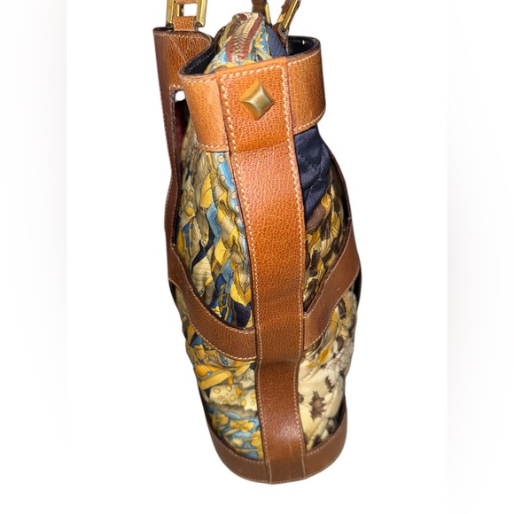 Salvatore Ferragamo Jungle / Animal Print Tote - Detachable Pouch - Picture 9 of 12